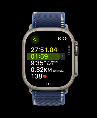 Apple Watch Ultra 3, natural colour, titanium case, advanced Outdoor Run workout metrics, band, Trail Loop, blue/bright blue colour